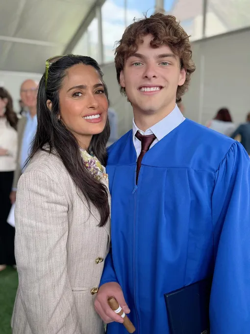 Сальма Хайек с пасынком Сальма Хайек с пасынком