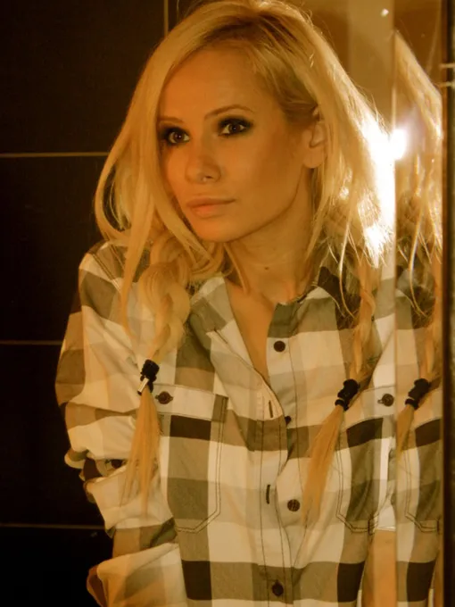 Стиль Айзы Анохиной