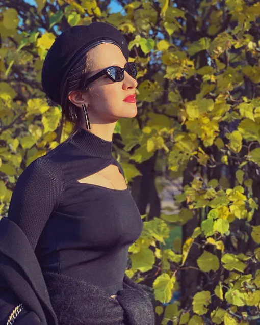 Матильда Шнурова на природе Матильда Шнурова на природе