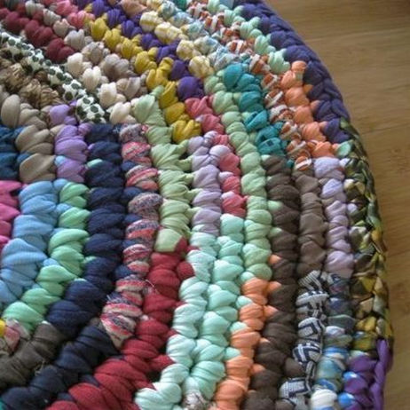 Rug knitted from old T-shirts