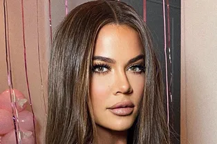 Известный кутюрье обвинил Хлои Кардашьян в продаже платья, которое он ей одолжил Известный кутюрье обвинил Хлои Кардашьян в продаже платья, которое он ей одолжил