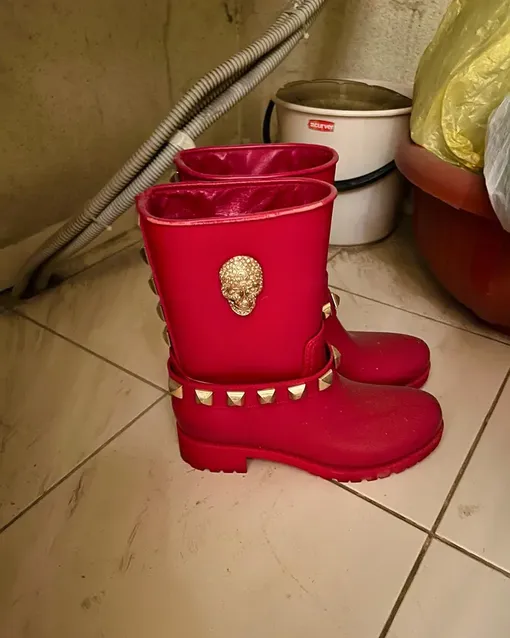 Лера Кудрявцева показала странные сапоги