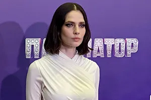 Юлия Снигирь после преображения появилась на премьере в Москве Юлия Снигирь после преображения появилась на премьере в Москве