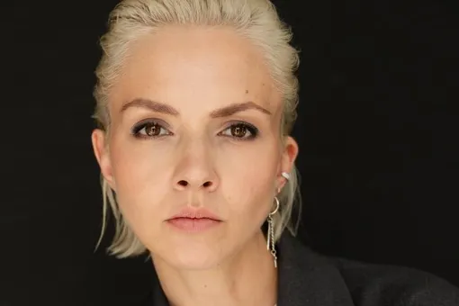 «Я иногда ошибаюсь»: Любовь Виролайнен показала дочь от актера сериала «Король и Шут» по важному поводу «Я иногда ошибаюсь»: Любовь Виролайнен показала дочь от актера сериала «Король и Шут» по важному поводу