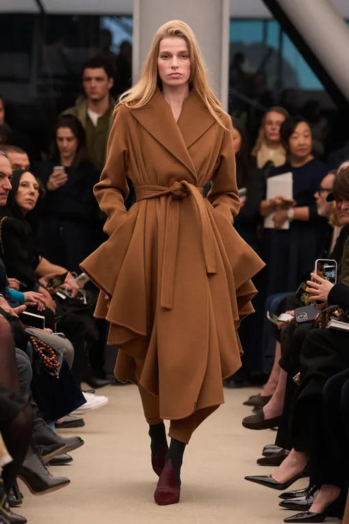 Alaïa осень-зима 2026 Alaïa осень-зима 2026