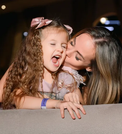 Аурелия Алехина поздравила дочь с семилетием