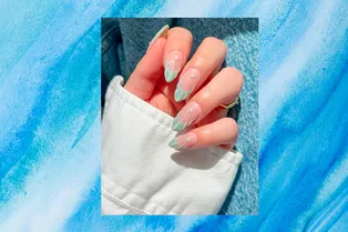 Русалка в большом городе: 7 самых стильных дизайнов маникюра с жемчугом