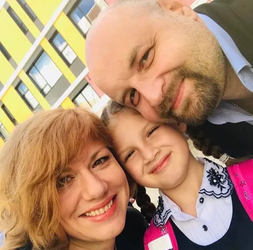 Елена Бирюкова с дочерью и мужем Елена Бирюкова с дочерью и мужем
