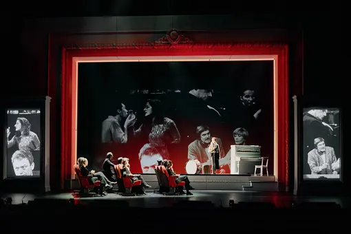 Евгений Миронов, Марина Зудина, Юлия Меньшова и другие на юбилейном вечере театра Евгений Миронов, Марина Зудина, Юлия Меньшова и другие на юбилейном вечере театра