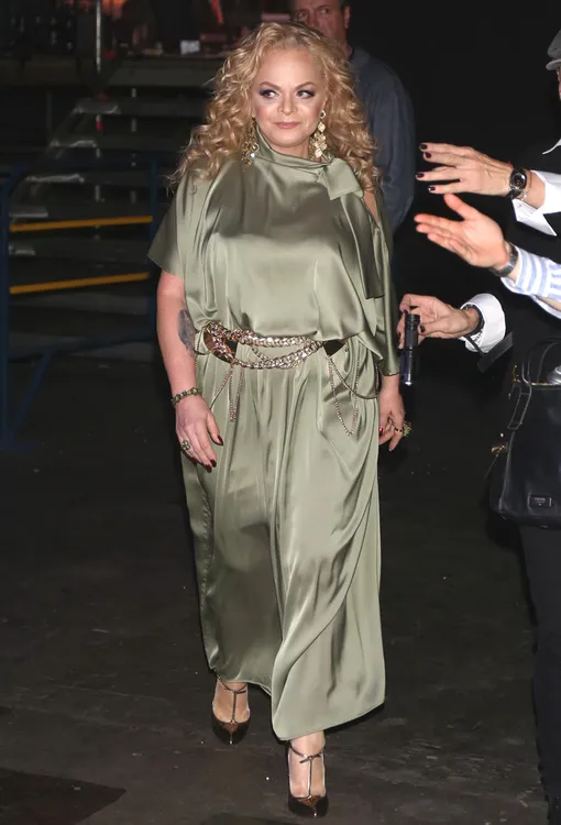 Лариса Долина должна освободить жилье