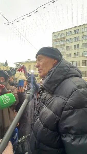 Нажми и смотри