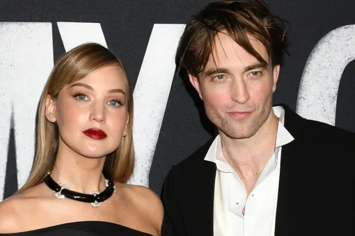 Дженнифер Лоуренс в платье с декольте и высоким разрезом вышла в свет вместе с Робертом Паттинсоном Дженнифер Лоуренс в платье с декольте и высоким разрезом вышла в свет вместе с Робертом Паттинсоном