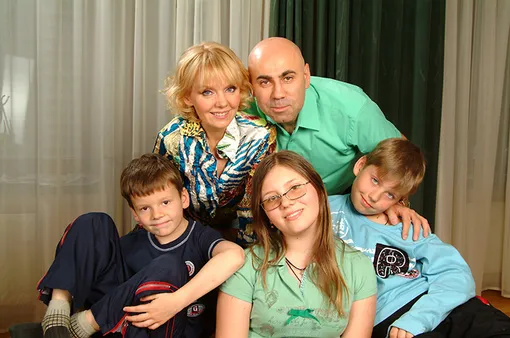 самые многодетные звезды самые многодетные звезды