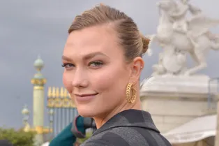 «Кроха со сладкими ручками!»: топ-модель Карли Клосс родила первенца «Кроха со сладкими ручками!»: топ-модель Карли Клосс родила первенца