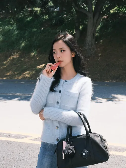 Джису заверила фанатов, что она и Blackpink готовят нечто потрясающее