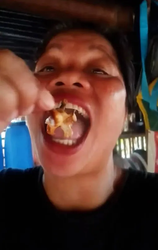 Эмма Амит съела «краба-дьявола» и умерла