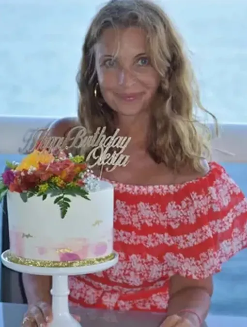 У Олеси Тейлор остались муж Эндрю и дочь Анна