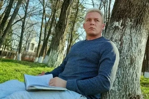 Дмитрий Тюленев с семьей уехал из России