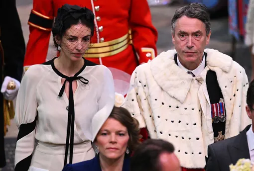 Роуз Хэнбери и Дэвид Роксаведж на коронации Карла III