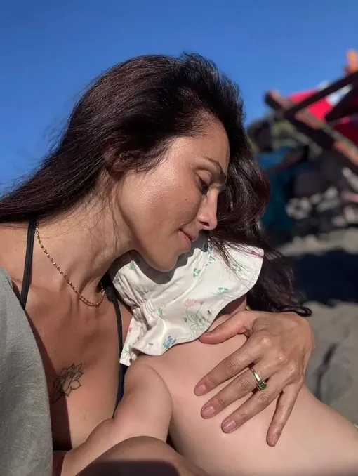 Сати Казанова наслаждается материнством