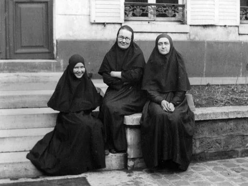 Матушка Мария (Елизавета) с сестрами