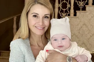 «Посмотрите, как Аня похожа на сестренку»: Ольга Орлова показала милое фото дочери и падчерицы «Посмотрите, как Аня похожа на сестренку»: Ольга Орлова показала милое фото дочери и падчерицы