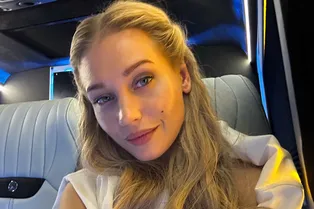 Прилетевшая на Бали с мужчиной Кристина Асмус показала фигуру в бикини