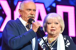 «Он сказал, что во мне много наивного»: Светлана Крючкова рассказала, как Никита Михалков учил ее играть девственницу