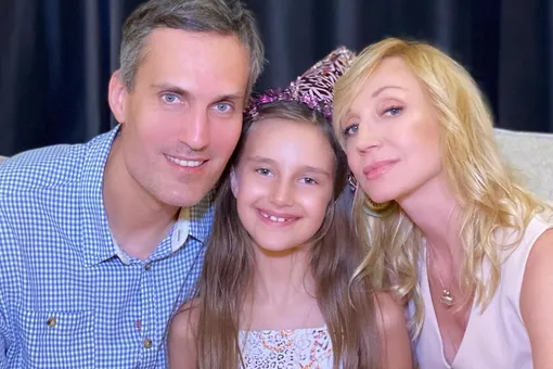 «Найдите ребенка!»: Кристина Орбакайте с мужем и дочерью пошалили на пляже в США «Найдите ребенка!»: Кристина Орбакайте с мужем и дочерью пошалили на пляже в США