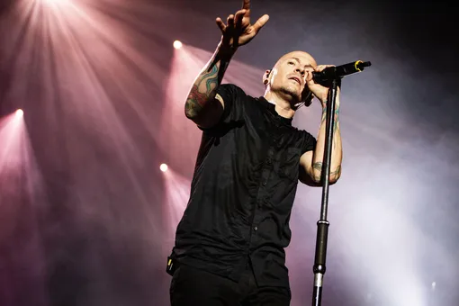 Мать Честера Беннингтона заявила, что ее сына при жизни угрожали заменить в Linkin Park девушкой Мать Честера Беннингтона заявила, что ее сына при жизни угрожали заменить в Linkin Park девушкой