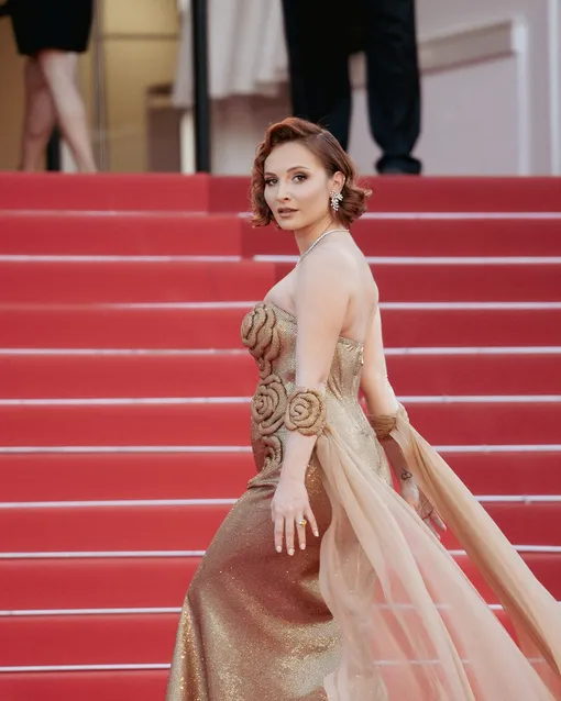 Настя Мирнова және қызметкерлермен жыныстық қатынас