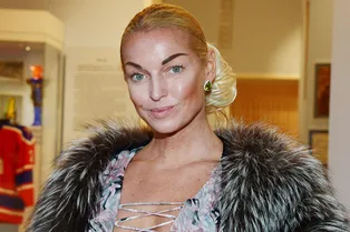 «Скромнее пора быть»: обнаженную Волочкову в «балетной бане» высмеяли фанаты «Скромнее пора быть»: обнаженную Волочкову в «балетной бане» высмеяли фанаты