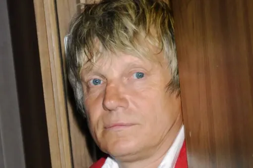 «Алиса меня заблокировала»: Виктор Салтыков заявил, что его дочь от певицы отказывается с ним общаться «Алиса меня заблокировала»: Виктор Салтыков заявил, что его дочь от певицы отказывается с ним общаться