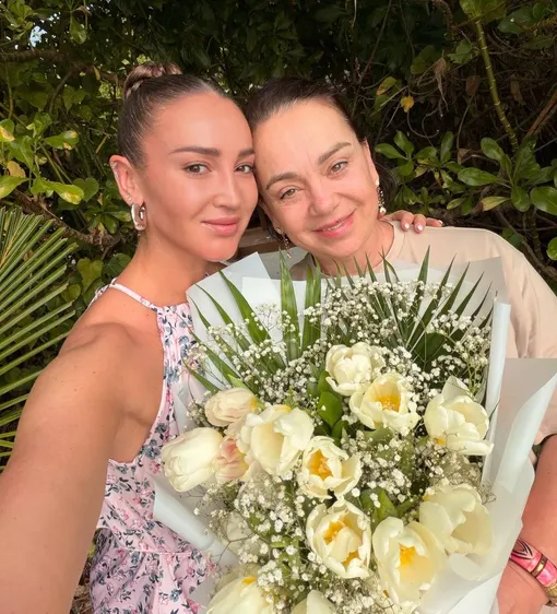 Ольга Бузова отмечает 40-летие с мамой Соцсети Ольги Бузовой