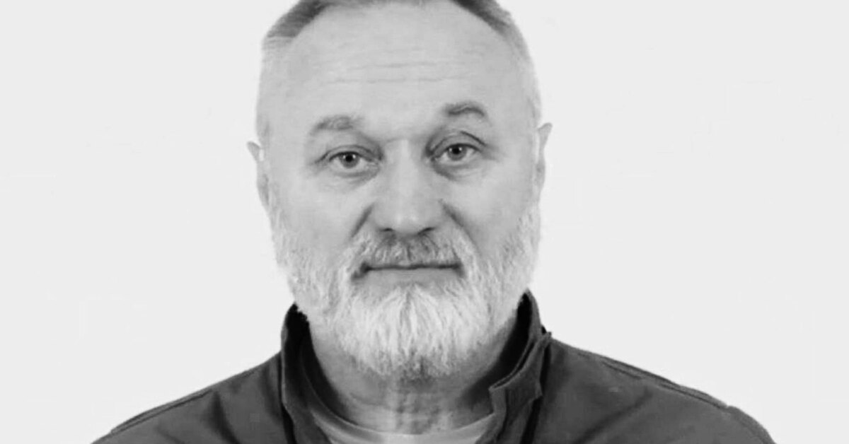 Я своей сестренке говорил про женский день. Надпись для тебя родная. Там далёко далеко в тихом городе. Два года без тебя сынок. Без тебя родная песня.