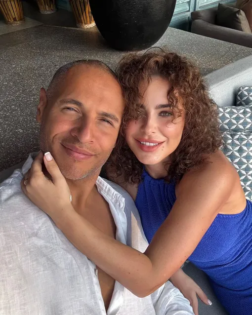 Исаак Виджраку и Ани Лорак познакомились в Греции