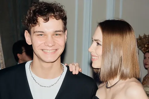 «Мое сердце свободно»: актер «Слова пацана» Слава Копейкин расстался со звездой сериала «Праздники» Яной Енжаевой