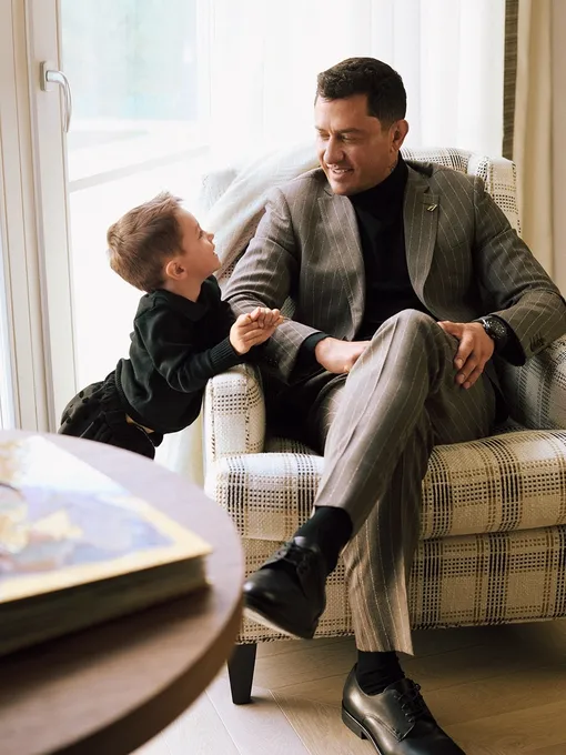 Микаэль с отцом