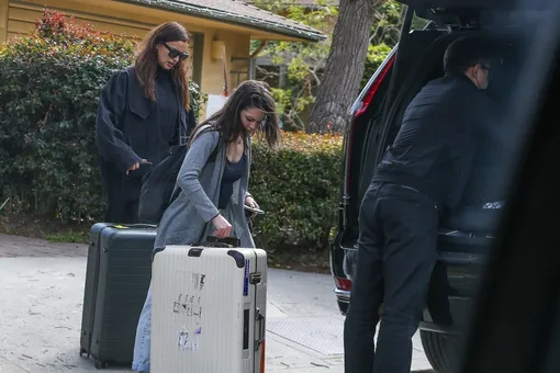 Модель отправилась в аэропорт