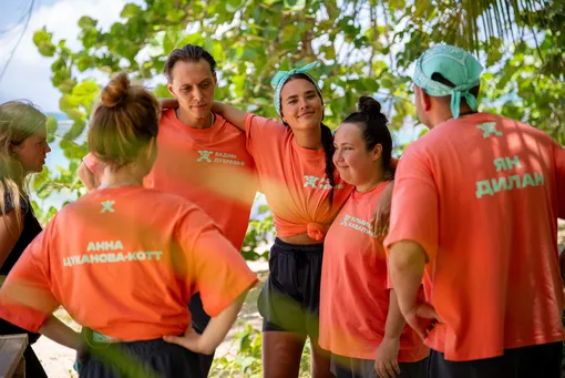 Ася Резник, Альбина Кабаева и другие участники на съемках шоу «Звезды в джунглях» Ася Резник, Альбина Кабаева и другие участники на съемках шоу «Звезды в джунглях»