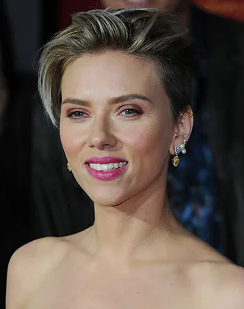 А какой Скарлетт больше нравится тебе: блондинкой или брюнеткой блондинки против брюнеток