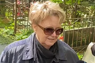 «До последнего дня была в здравом уме»: дочь Нины Гребешковой высказалась об актрисе на похоронах в Москве «До последнего дня была в здравом уме»: дочь Нины Гребешковой высказалась об актрисе на похоронах в Москве