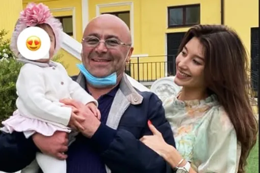 Избивший топором Юлию Ваны бывший министр Михаил Хубутия будет выплачивать ей алименты в 150 тысяч рублей Избивший топором Юлию Ваны бывший министр Михаил Хубутия будет выплачивать ей алименты в 150 тысяч рублей