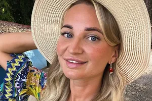 «Дышала, но была вся синяя»: врачи раскрыли подробности смерти Юлии Бурцевой после операции по увеличению ягодиц «Дышала, но была вся синяя»: врачи раскрыли подробности смерти Юлии Бурцевой после операции по увеличению ягодиц