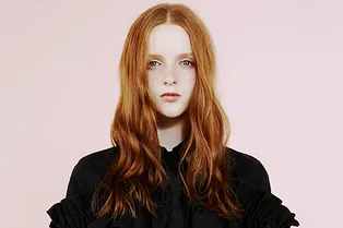 J Brand представляет коллекцию, созданную совместно с Simone Rocha J Brand представляет коллекцию, созданную совместно с Simone Rocha