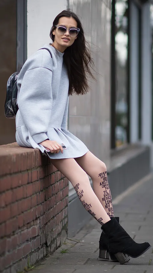 девушки с рюкзаком