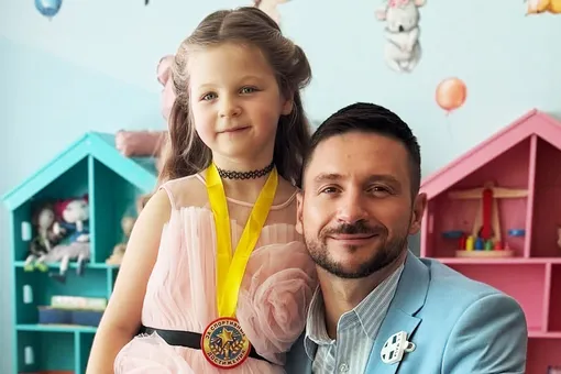 «Моя ни на кого не похожая девочка!»: Сергей Лазарев показал трогательные снимки дочери в день ее рождения «Моя ни на кого не похожая девочка!»: Сергей Лазарев показал трогательные снимки дочери в день ее рождения