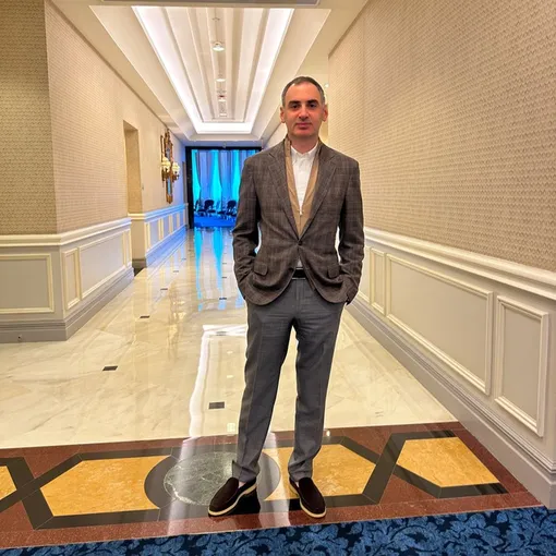 Олег Тонаканян защищает интересы Оксаны Самойловой в суде Олег Тонаканян защищает интересы Оксаны Самойловой в суде