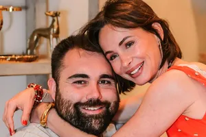 «Я плачу, когда вижу это»: Саша Зверева эмоционально обратилась к мужу-американцу в день чугунной свадьбы