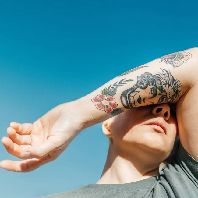 Синдром сухого глаза: как он проявляется и какими средствами его лечить